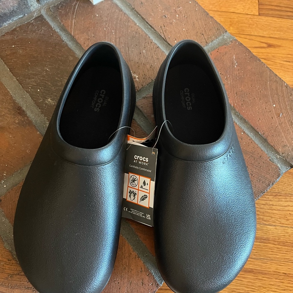 Crocs - Picture 2 of 5